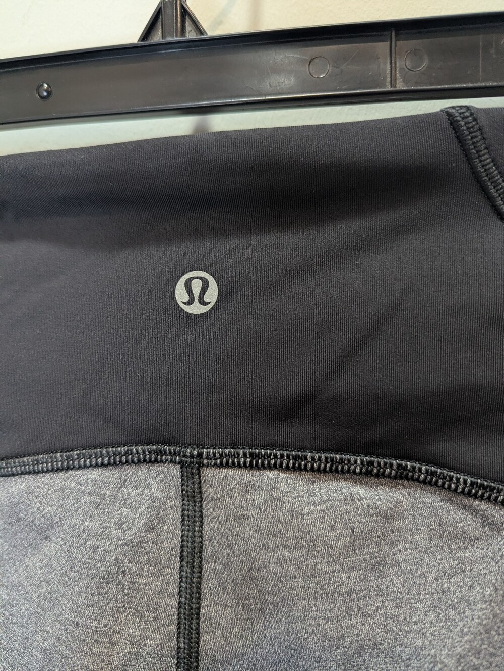 Lululemon Train Times 6" Inseam Bike Shorts Heathered Gray / Black Size 10 - Picture 6 of 7